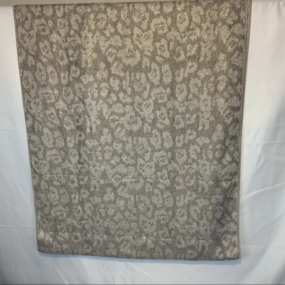 Apt.9 Infinity Scarf Wrap Glimmer Neutral NWT - Picture 4 of 7
